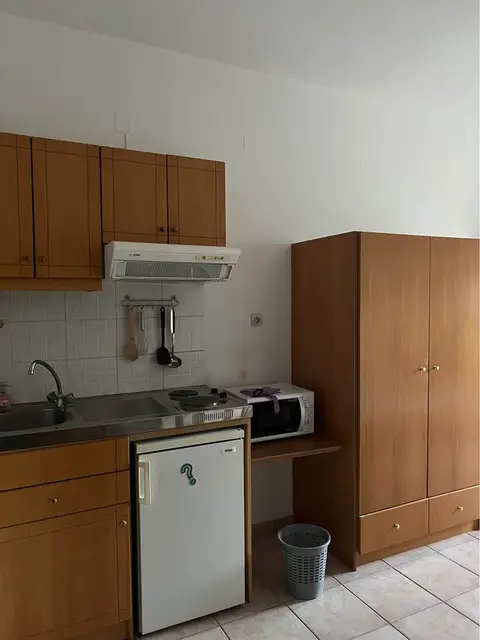 The top-floor studio, photo 2