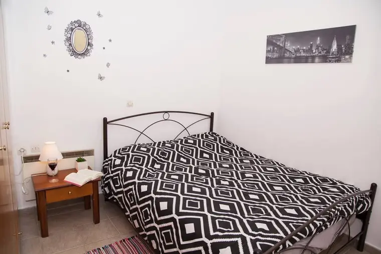 The bright one-bedroom, photo 3